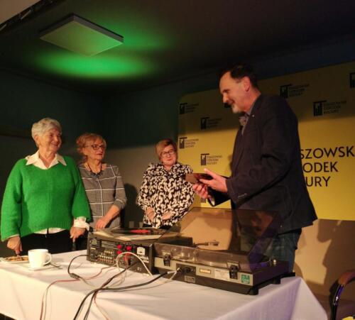 017e9dd4-947e-4b37-a877-574a6fa50478